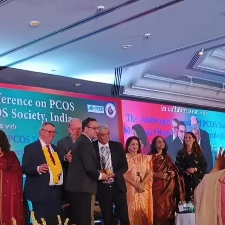 Doctor. Ankesh Sahetya Receiving the Best PCOS Champion Award